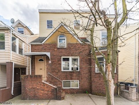 22 Nichols St Newark City NJ 07105