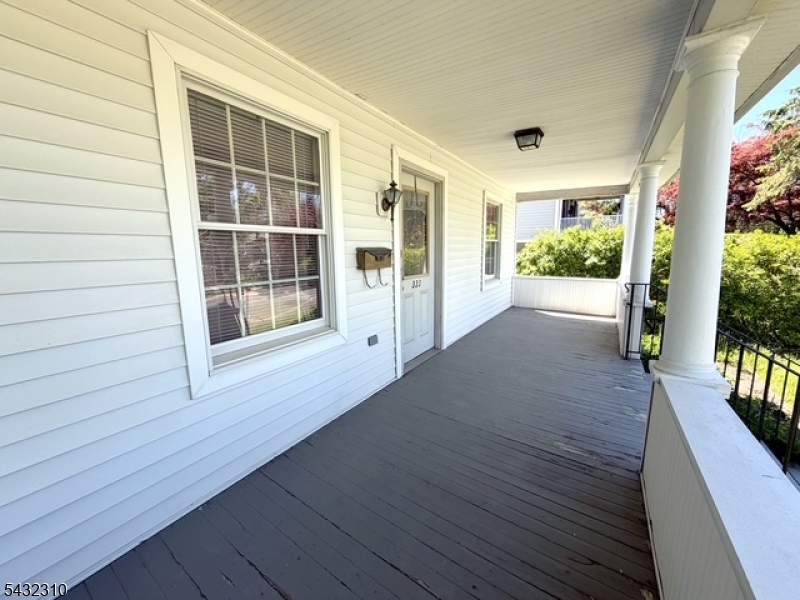 333 E Main St