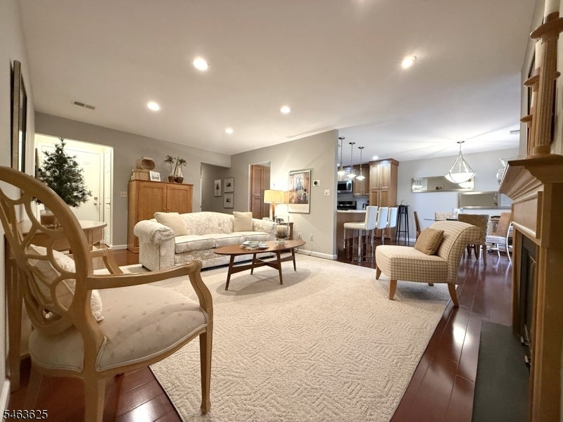 16 Karam Cir 16