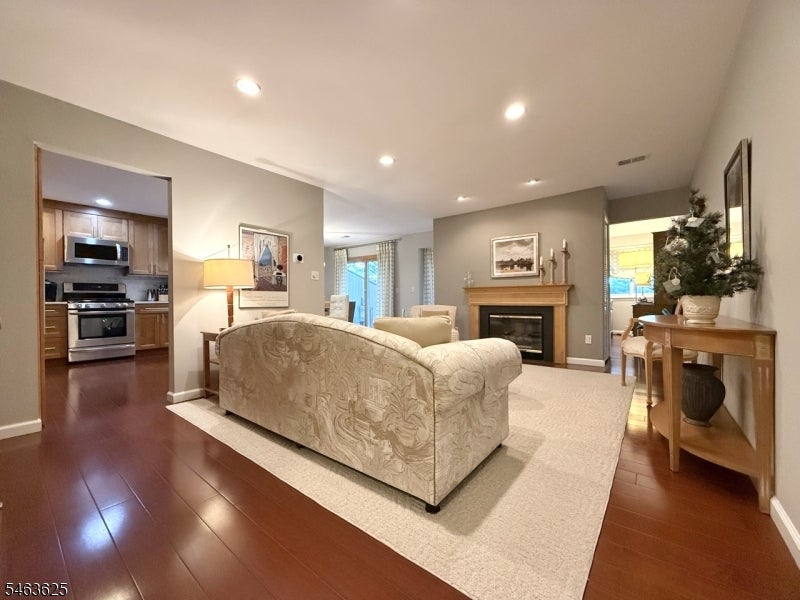 16 Karam Cir 16