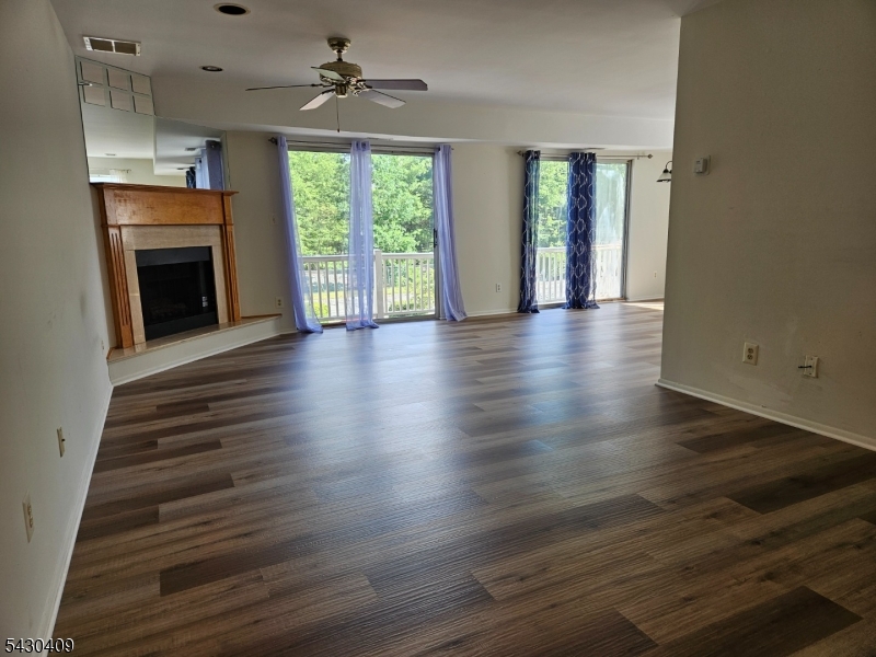 16 Woods Edge Dr