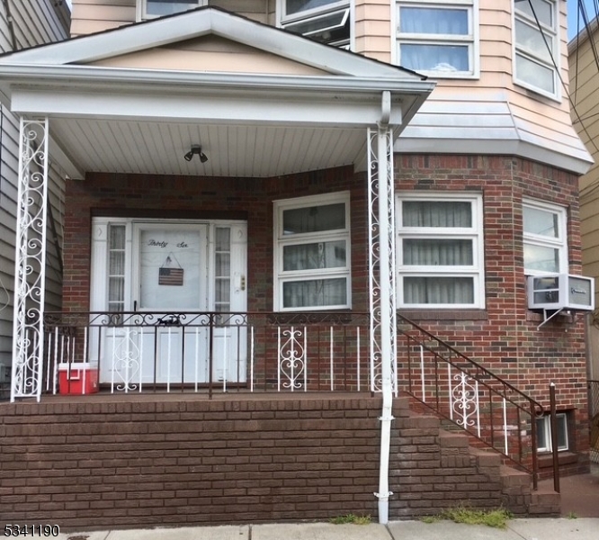 36 6th St