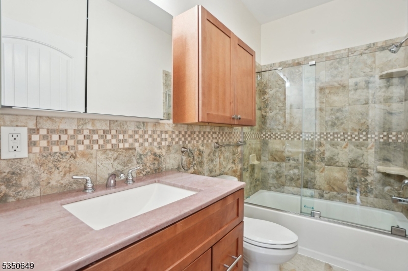 156 Mountain Ave 2