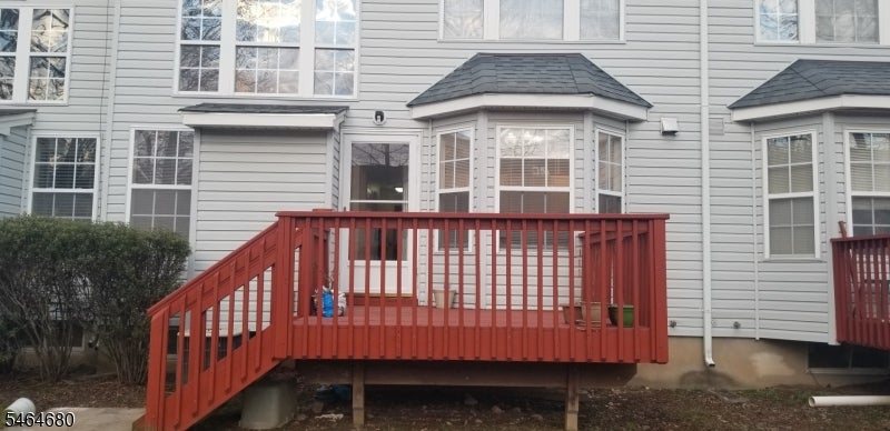 327 Hawthorne Rd