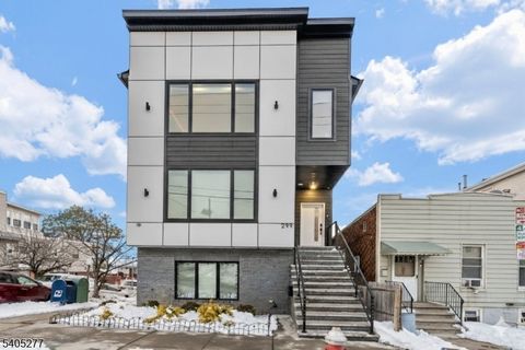 299 Columbia Ave 1 Jersey City NJ 07307