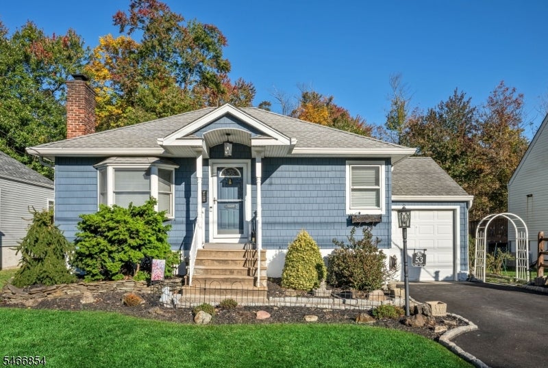 53 Hillcrest Dr