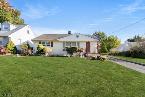 Photo of 30 Notch Rd, Clifton, NJ 07013 (MLS # 3995020)