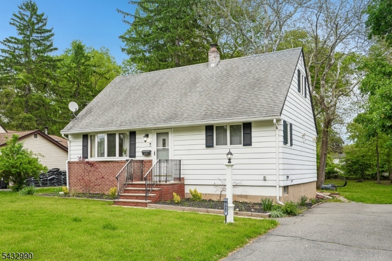 1227 Ringwood Ave