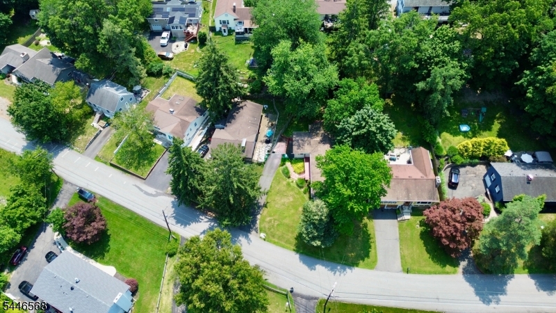18 Summit Rd