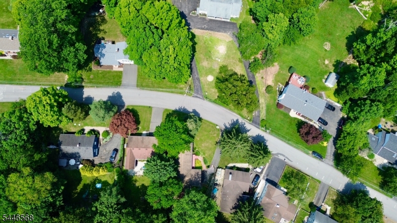 18 Summit Rd