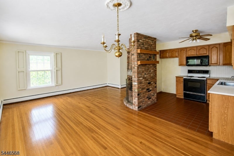 18 Summit Rd