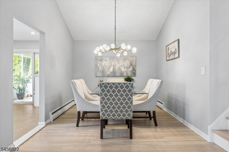 11 Surrey Ln