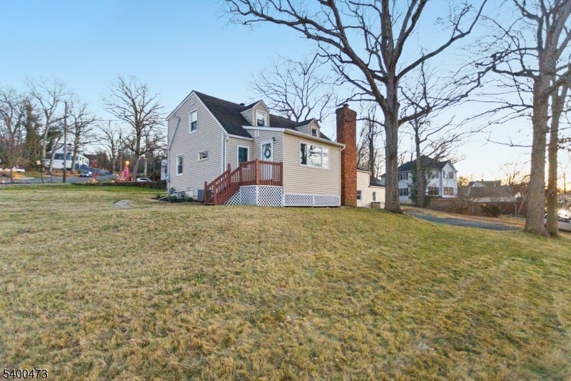 83 Mountain Blvd