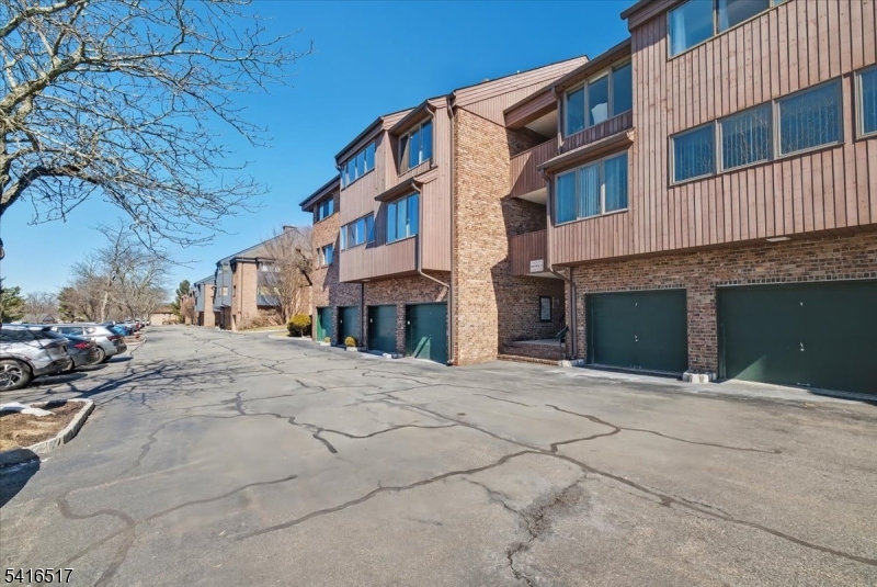 218 Indian Hollow Ct 218