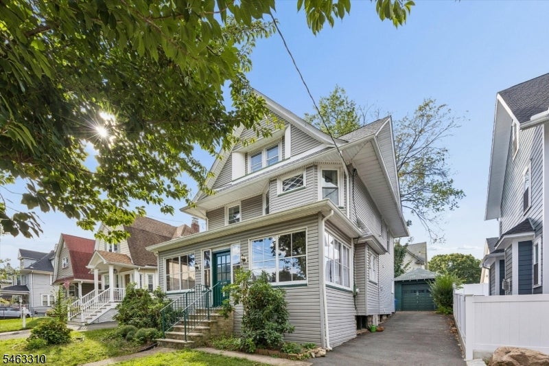 34 Hasbrouck Pl