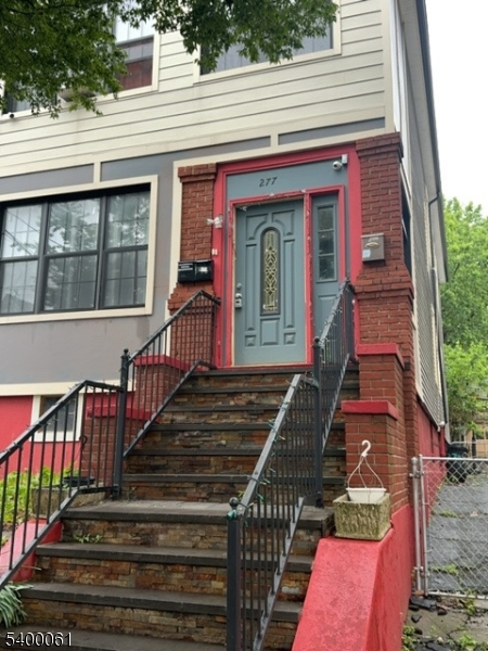 277 Van Nostrand Ave