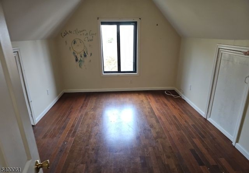 277 Van Nostrand Ave