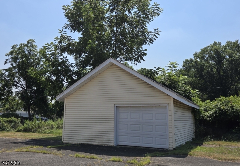 584-588 Us Highway 46