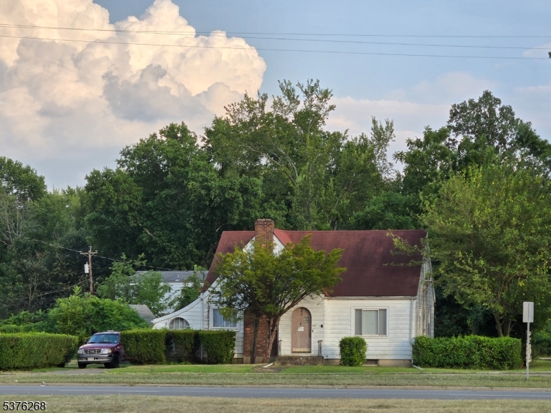 584-588 Us Highway 46