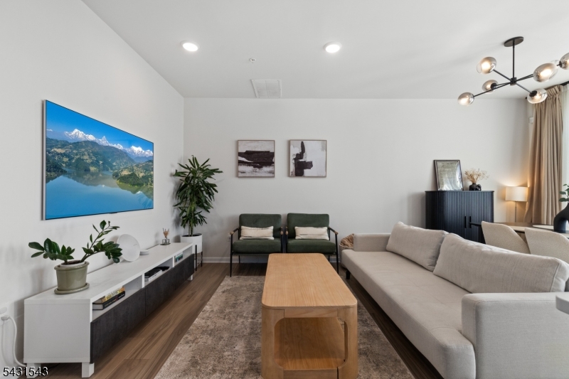 9 Arnold Dr