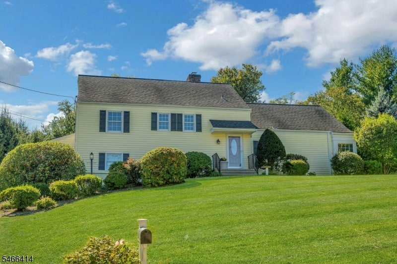 14 Wedgewood Ln