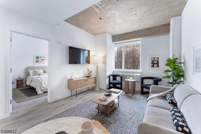 10 Commerce Court 11G