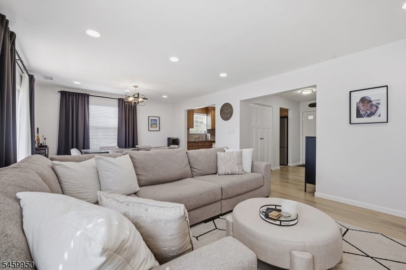 184 VISTA DR