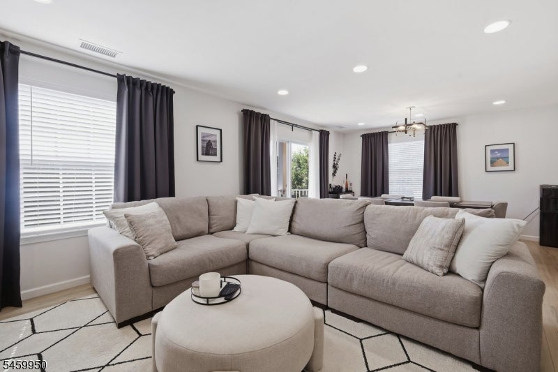 184 VISTA DR