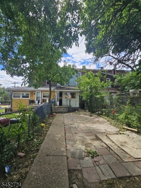 302 Pennington Ave