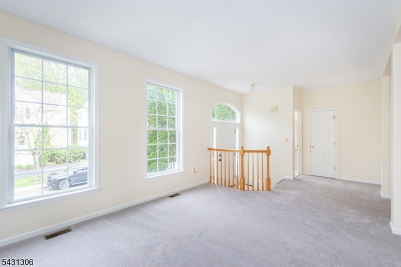 148 Arrowgate Dr