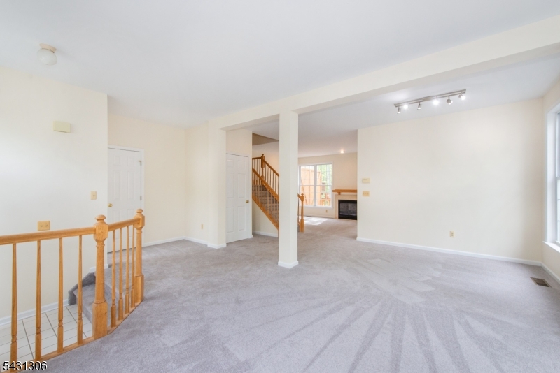 148 Arrowgate Dr