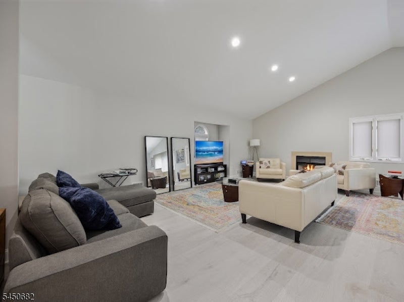 69 Davey Dr