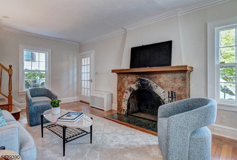18 Evergreen Pl