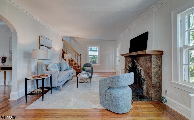 18 Evergreen Pl