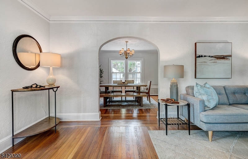 18 Evergreen Pl