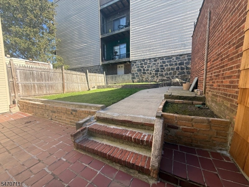 158 Nelson Ave