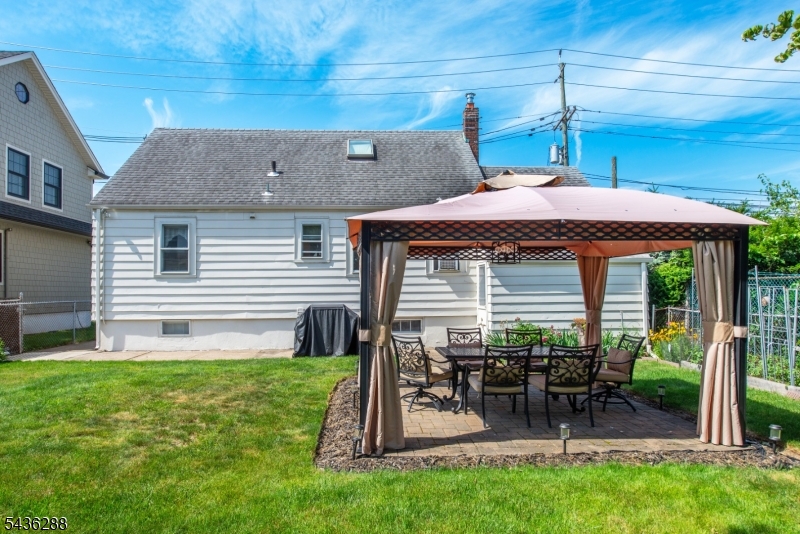 74 Delawanna Ave