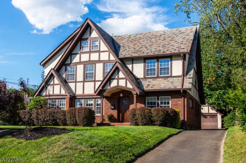 60 Ardsley Rd