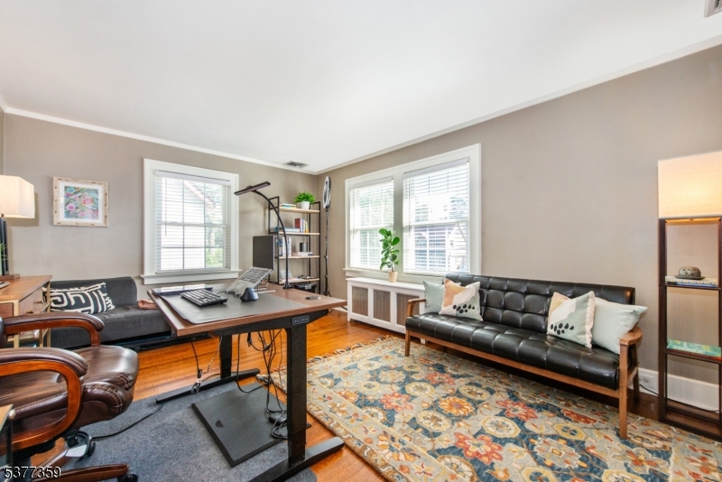 60 Ardsley Rd