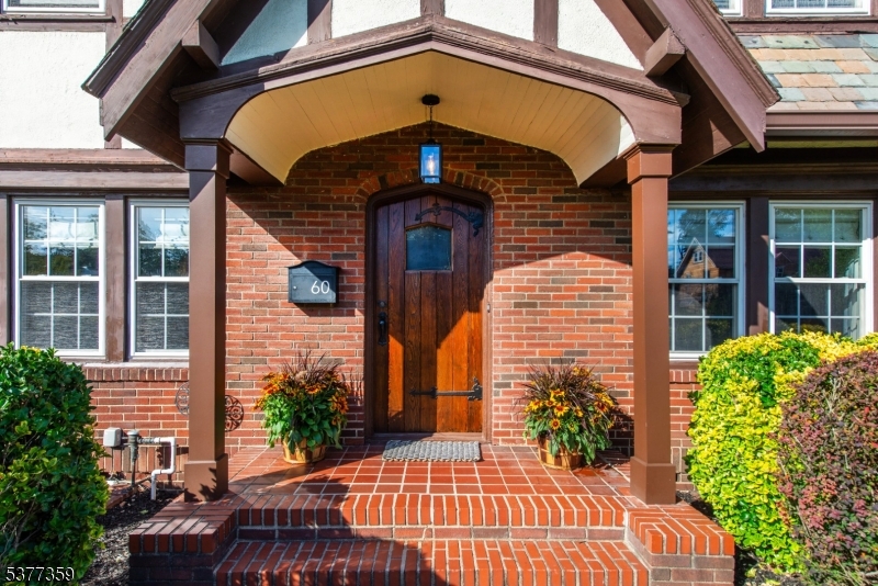 60 Ardsley Rd