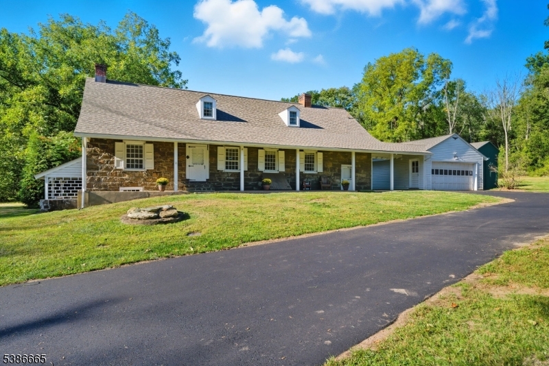 292 Main Rd (RT202)