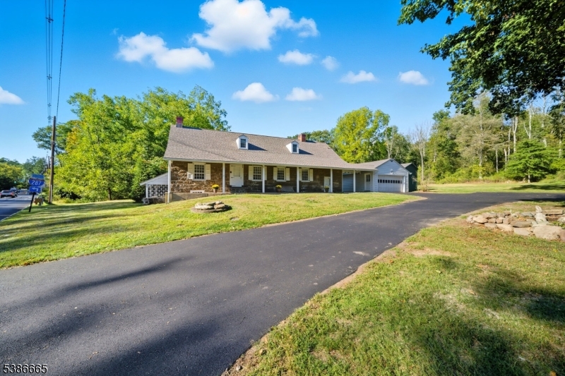 292 Main Rd (RT202)