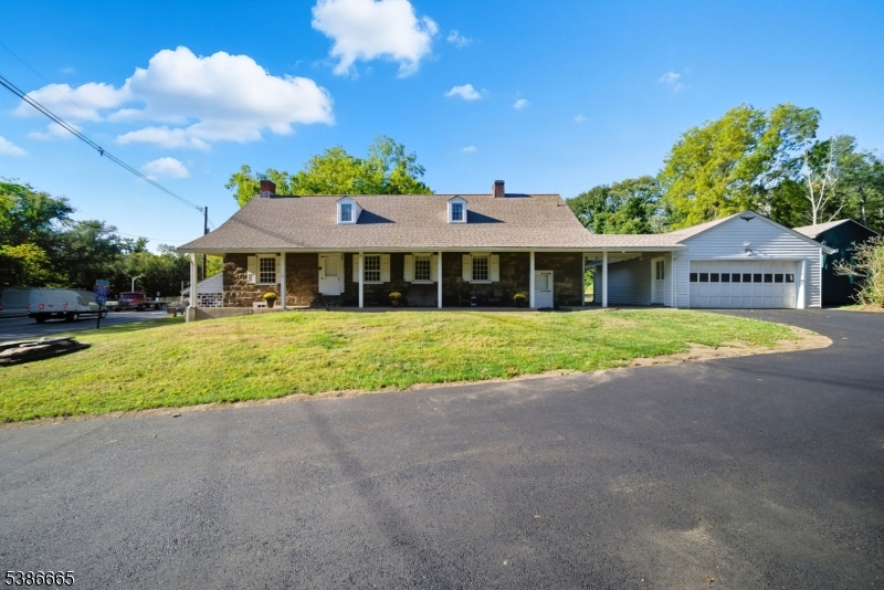 292 Main Rd (RT202)
