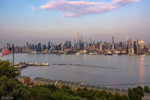 31 Hamilton Ave Weehawken Twp. NJ 07086