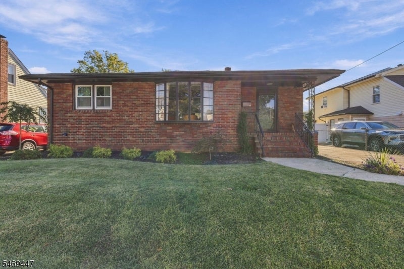 152 Remsen Ave