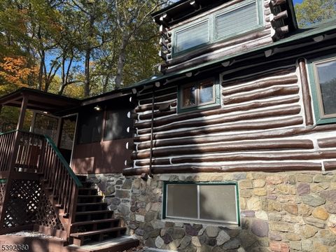 Photo of 71 Dogwood Ln, West Milford, NJ 07421 (MLS # 3993682)