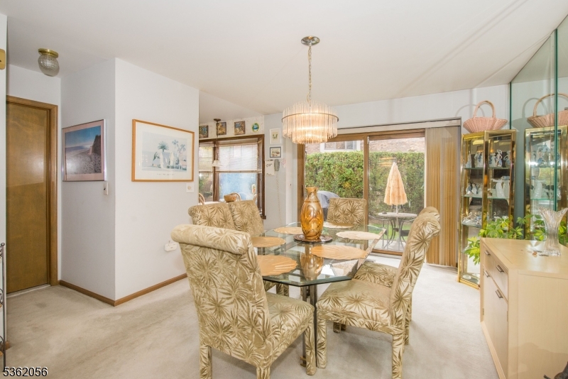900 Valley Rd CG002 G2