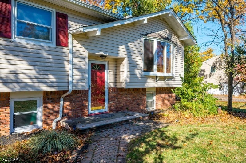 10 Sunset Dr