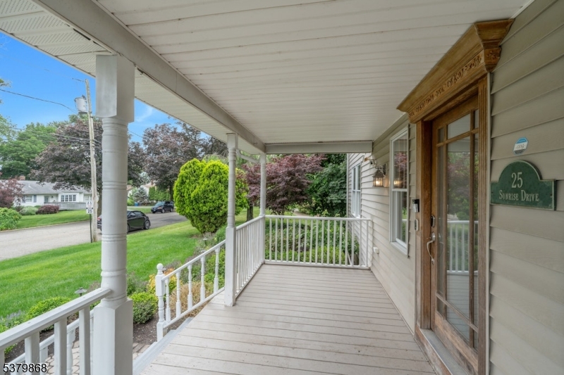 25 Sunrise Dr
