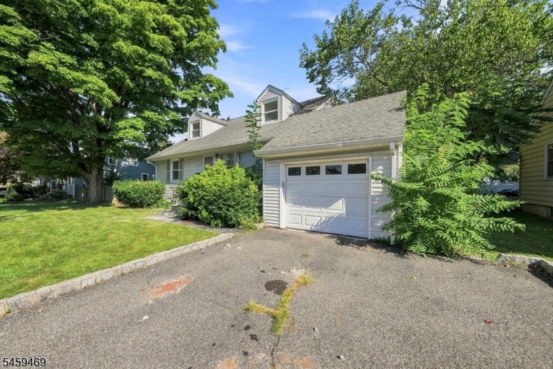 109 W Hanover Ave